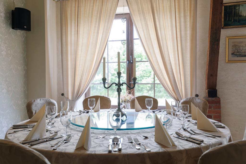 Hotel Folwark ซเกียร์ซ ภายนอก รูปภาพ