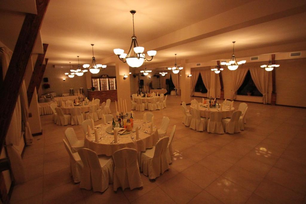 Hotel Folwark ซเกียร์ซ ภายนอก รูปภาพ