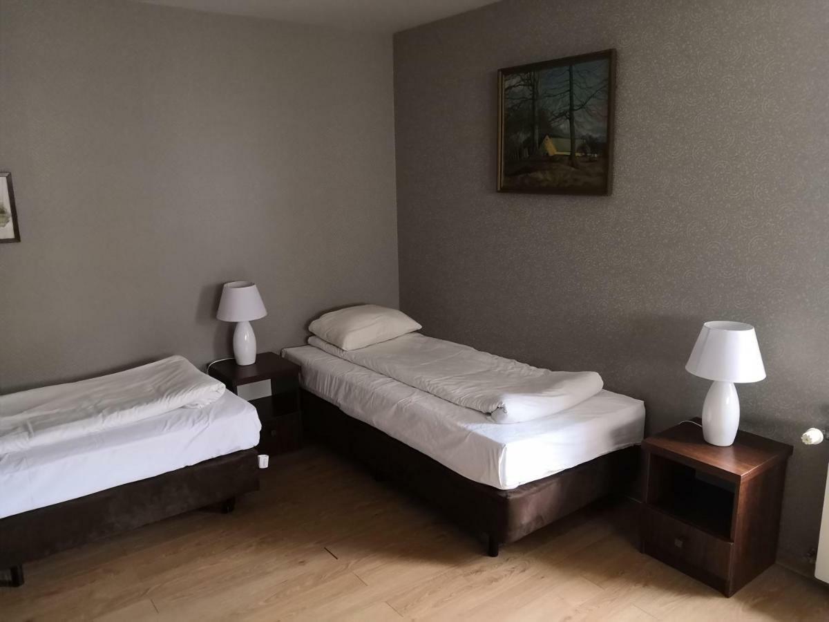 Hotel Folwark ซเกียร์ซ ภายนอก รูปภาพ